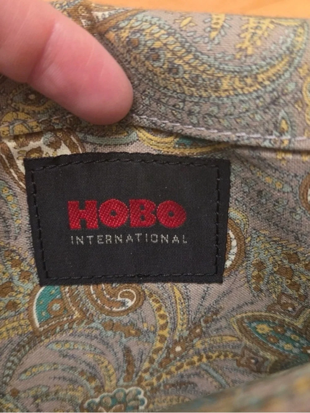 HOBO International Genuine Leather Wallet/Wristlet Cream - Picture 5 of 7